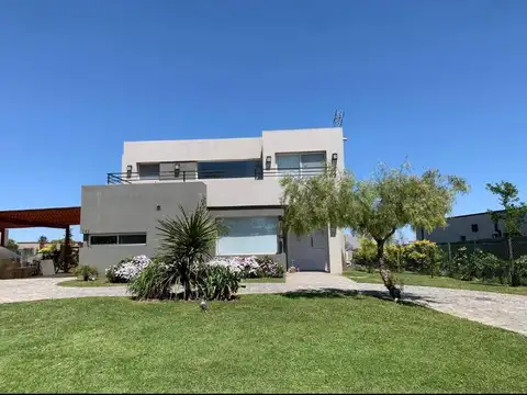 Alquiler de Casa en San Sebastián Area 1 5 ambientes