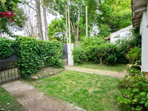 CASAS EN VENTA CITY BELL 2 DORMITORIOS.