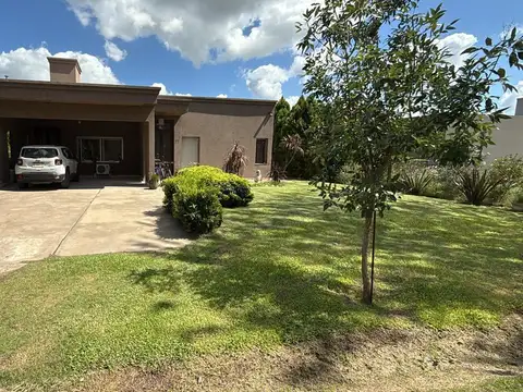 Venta Casa en barrio privado Puerto Roldan