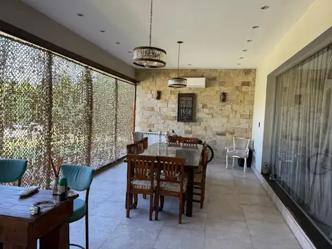 Casa 5 ambientes con 2 baños