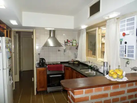 Casa 6 ambientes con 3 baños