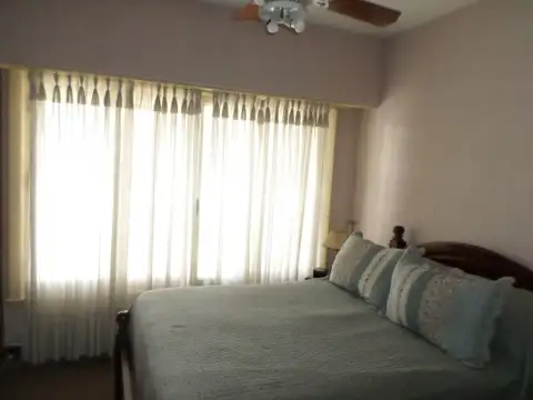 Casa 6 Ambientes Con Terraza, 2 Patios Y Cochera En Lanús Este - Apto Crédito