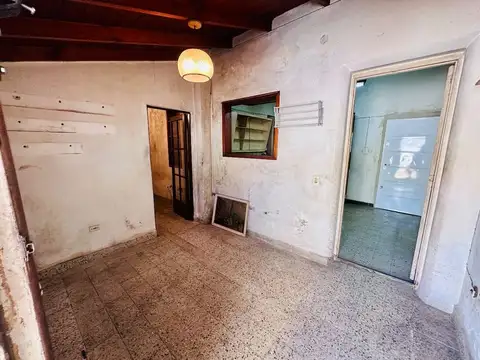 Casa 5 ambientes con 1 baño