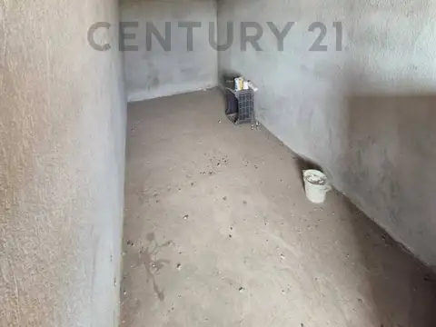 Piazola Road , Piso 0