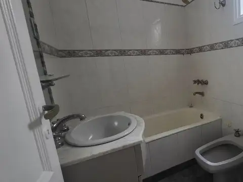 EXCELENTE 2 AMBIENTES REFACCIONADO A NUEVO