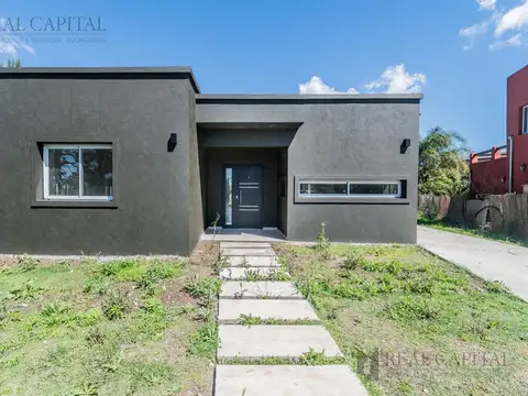 Casa 4 ambientes con 2 baños