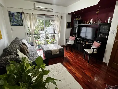 Hermoso PH en Triplex con Terraza Privada y Entorno Verde - ¡Apto Crédito