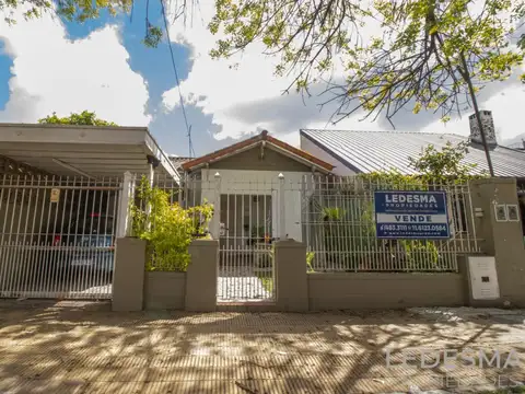 CASA 4 AMBIENTES CON COCHERA