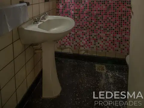 CASA 4 AMBIENTES CON COCHERA