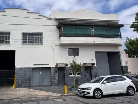 Galpón con vivienda en Sarandi.Avellaneda.