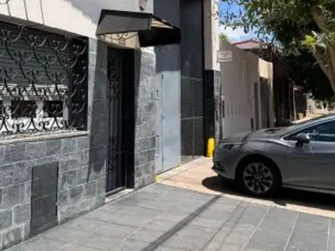 Galpón con vivienda en Sarandi.Avellaneda.