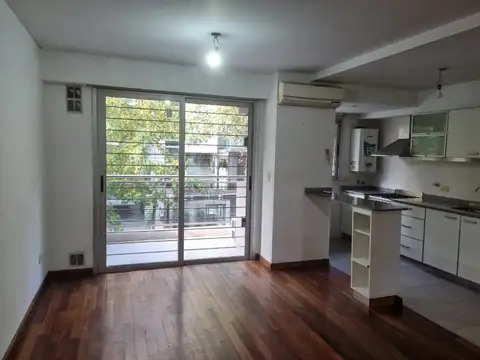 Sarmiento 1000, Piso 1