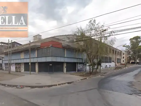 Local Comercial c/ Galpon 2750 m² c/ Rampa p/ vehiculos y oficinas - Casanova