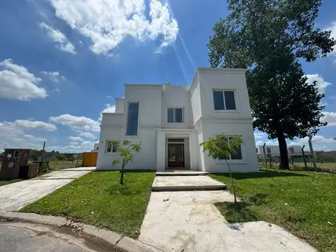 Casa en  Venta Barrio San Ramon - Pilar del Este