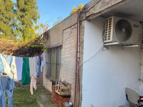 CASA 3 AMBIENTES EN VENTA EN SPEGAZZINI CENTRO