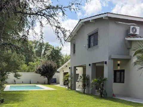 Casa en Venta en Los Mirasoles, USD 215.000