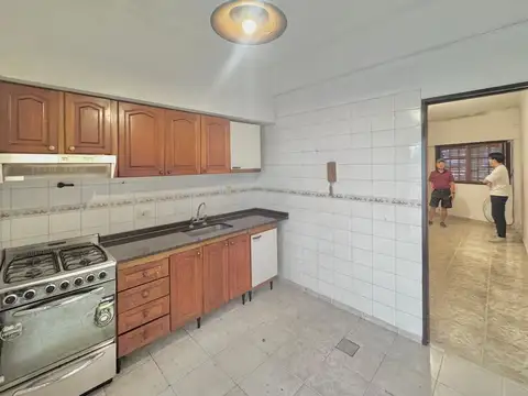 Local en Alquiler en Floresta, $ 1.800.000