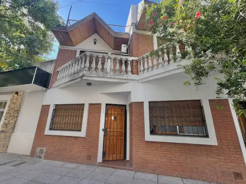 LOCAL (PH) 3 AMB EN VENTA EN ZONA FLORES COMERCIAL
