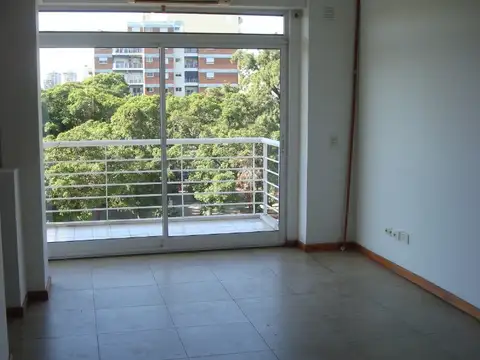 DEPARTAMENTO DE DOS AMBIENTES AL FRENTE CON BALCON
