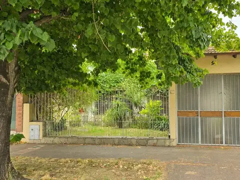 Casa 5 ambientes con 4 baños