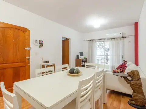 Venta 3 ambientes con cochera y patio- Caballito