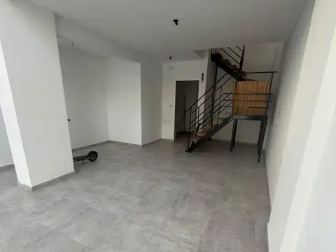 Local en Alquiler en Centro calle 12, $ 1.800.000
