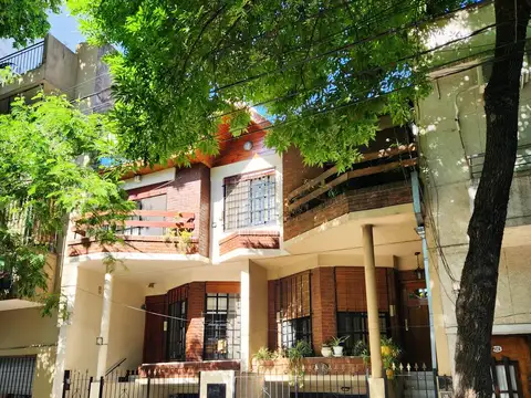 Duplex 3 ambientes   Venta   Boedo   Impecable estado   Sin expensas  Cochera 2 autos.