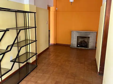 Casa 7 ambientes con 1 baño