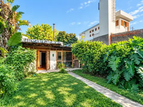 VENTA DE CASA DE 3 DORMITORIOS Y 600 MTS DE JARDIN