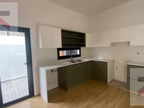 Casa 5 ambientes con 3 baños