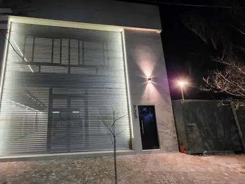 LOCAL COMERCIAL A ESTRENAR | 242 m² CUBIERTOS   80 m² DE PATIO | CENTRO DE ITUZAINGÓ NORTE