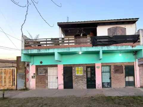 CASA 2 AMBIENTES LOCAL BALCON PARQUE