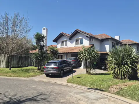 Casa estilo Mediterraneo en Venta en Santa Barbara