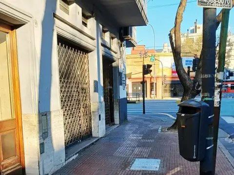 FLORESTA - Local en VENTA - A pasos Av. Juan B. Justo y próximo a Segurola y Centro Com. Avella...