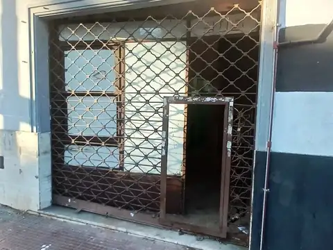 Local en Venta 73 años