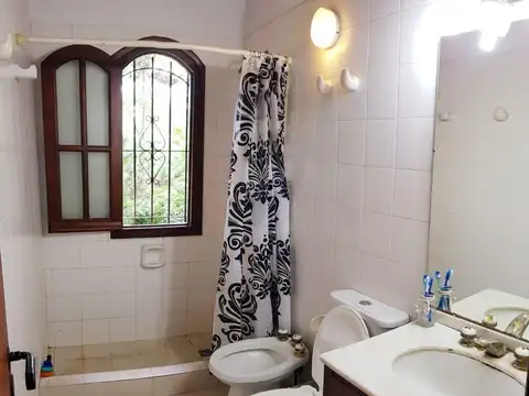 Casa 4 ambientes con 4 baños