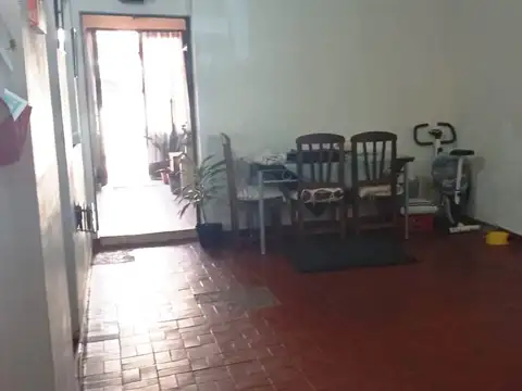 Casa  5 AMB  en venta en Monte Castro  (RESERVADO)