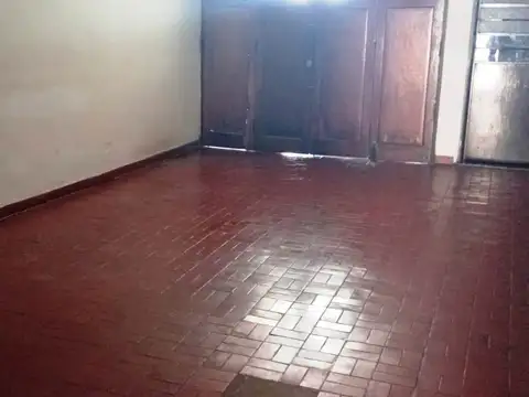 Casa 5 ambientes con 1 baño