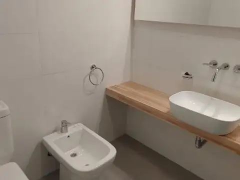 DEPTO 3 AMBIENTES CON DEPENDENCIA RECICLADO 