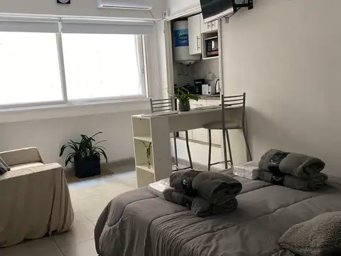 EXCELENTE UBICACIÓN, MONOAMBIENTE UNICO Y COMODO  