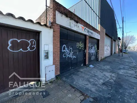 Casa a reciclar + local