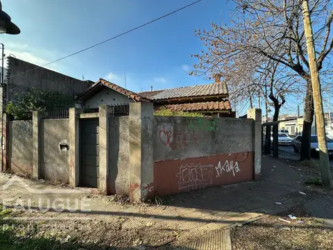 Casa a reciclar + local