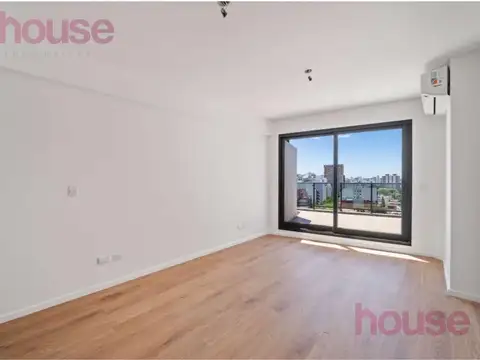 Monoambiente con balcon terraza en Villa Urquiza  