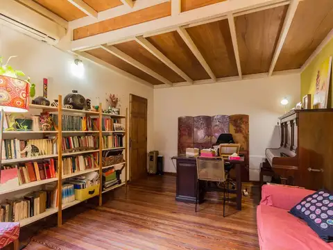 VENTA PH 7 AMBIENTES BALVANERA CON PATIO/PARRILLA