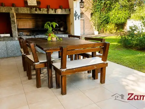 Casa 7 ambientes con 4 baños