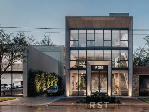 Venta Local en esquina a estrenar en Ituzaingó.