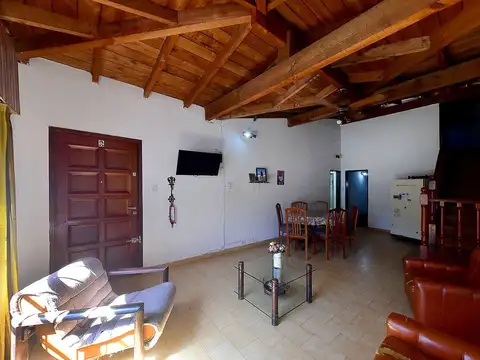 Depto Tipo Casa 5 ambientes con 2 baños