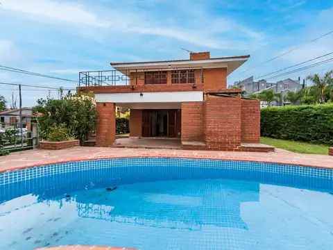 Casa en Venta con 1 cochera