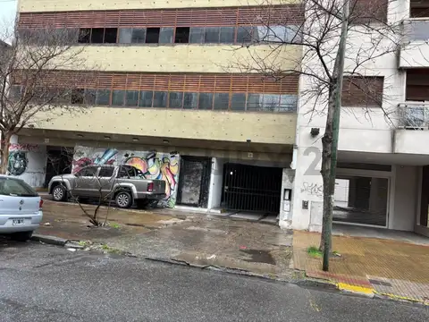 42 e/ 6 y 7 500, Piso UF 10