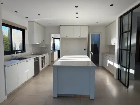 Casa en Alquiler al Noroeste